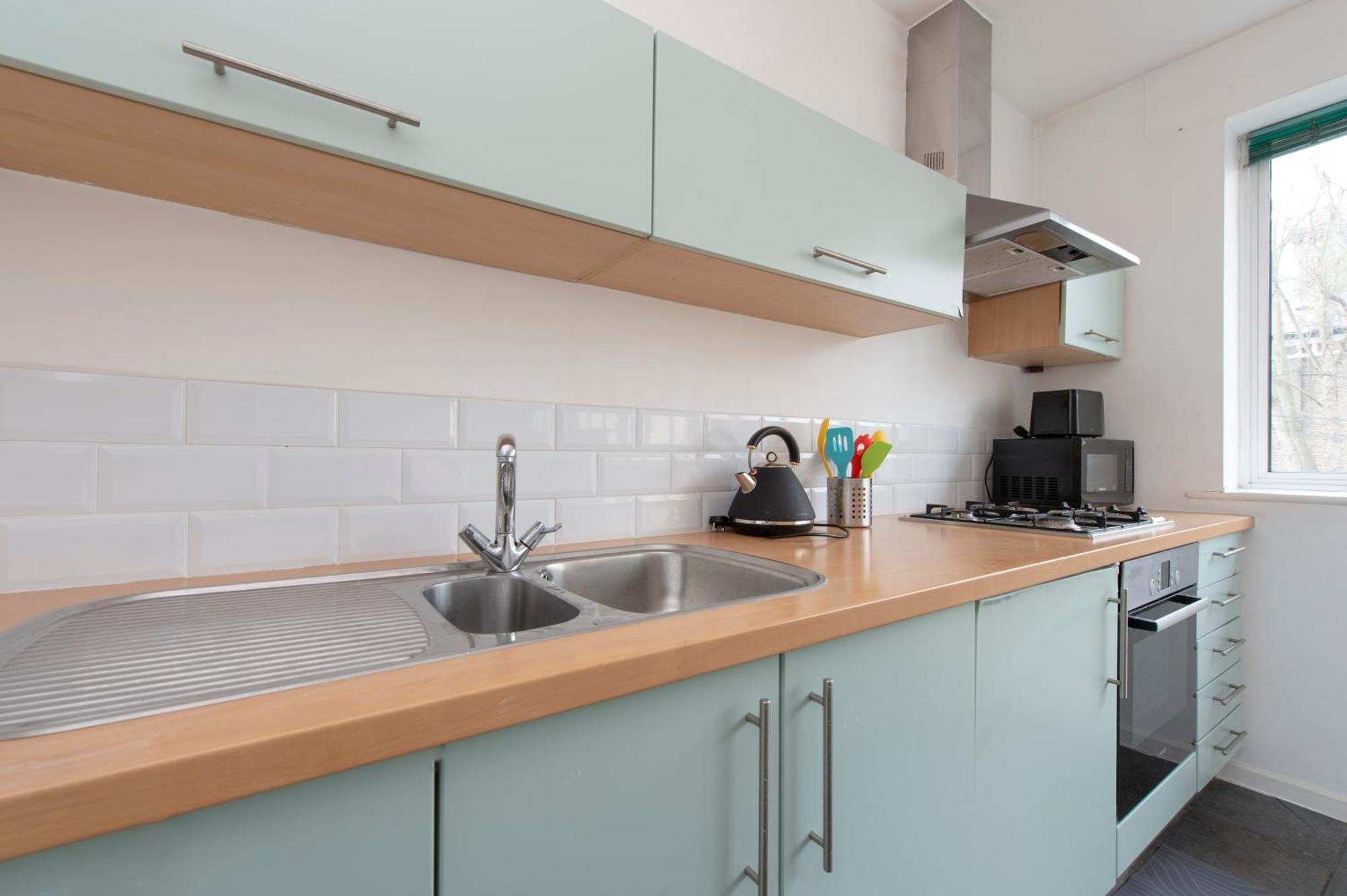 Modern Luxury Apartment By Bow Road Station 런던 외부 사진