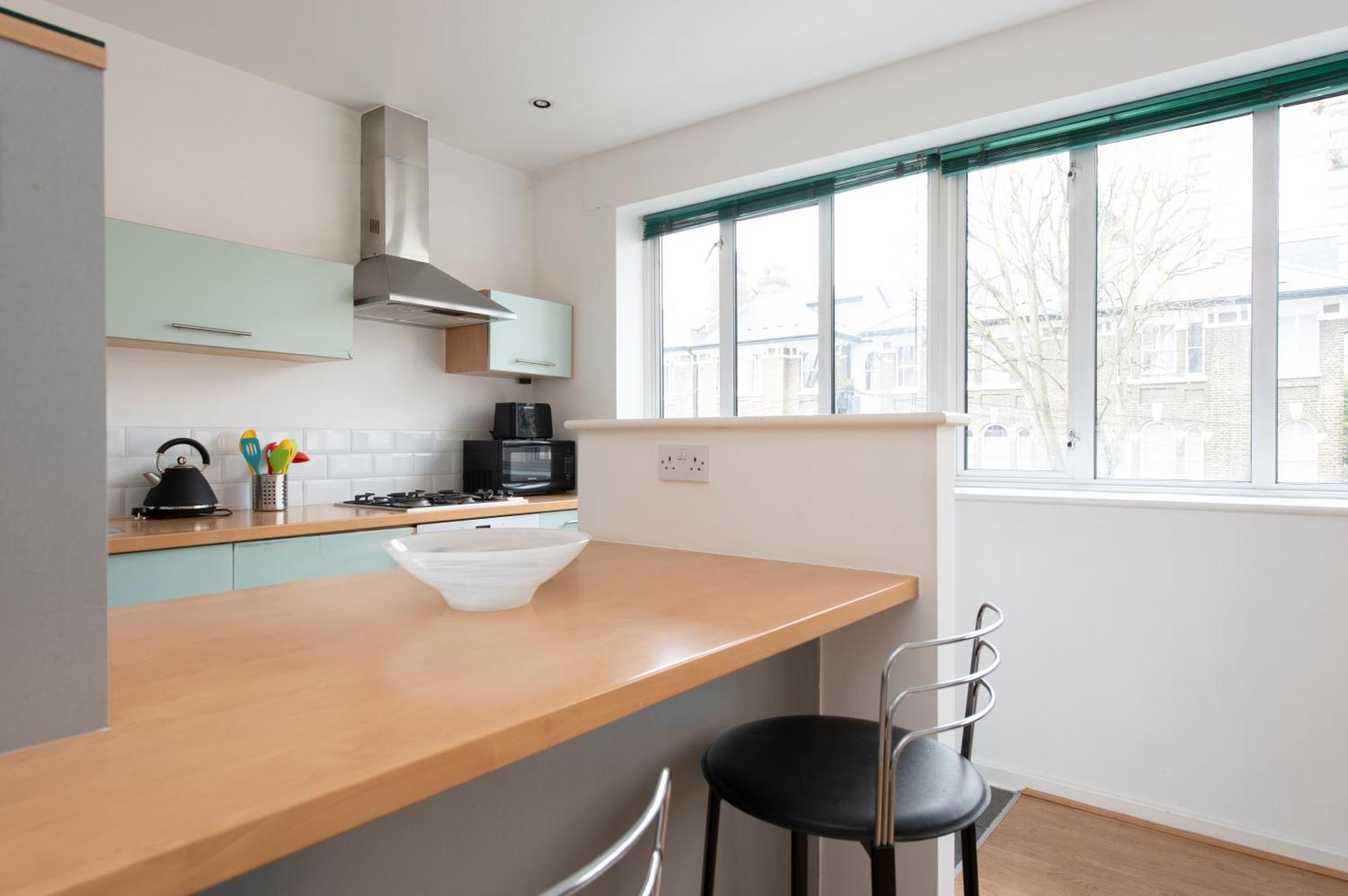 Modern Luxury Apartment By Bow Road Station 런던 외부 사진
