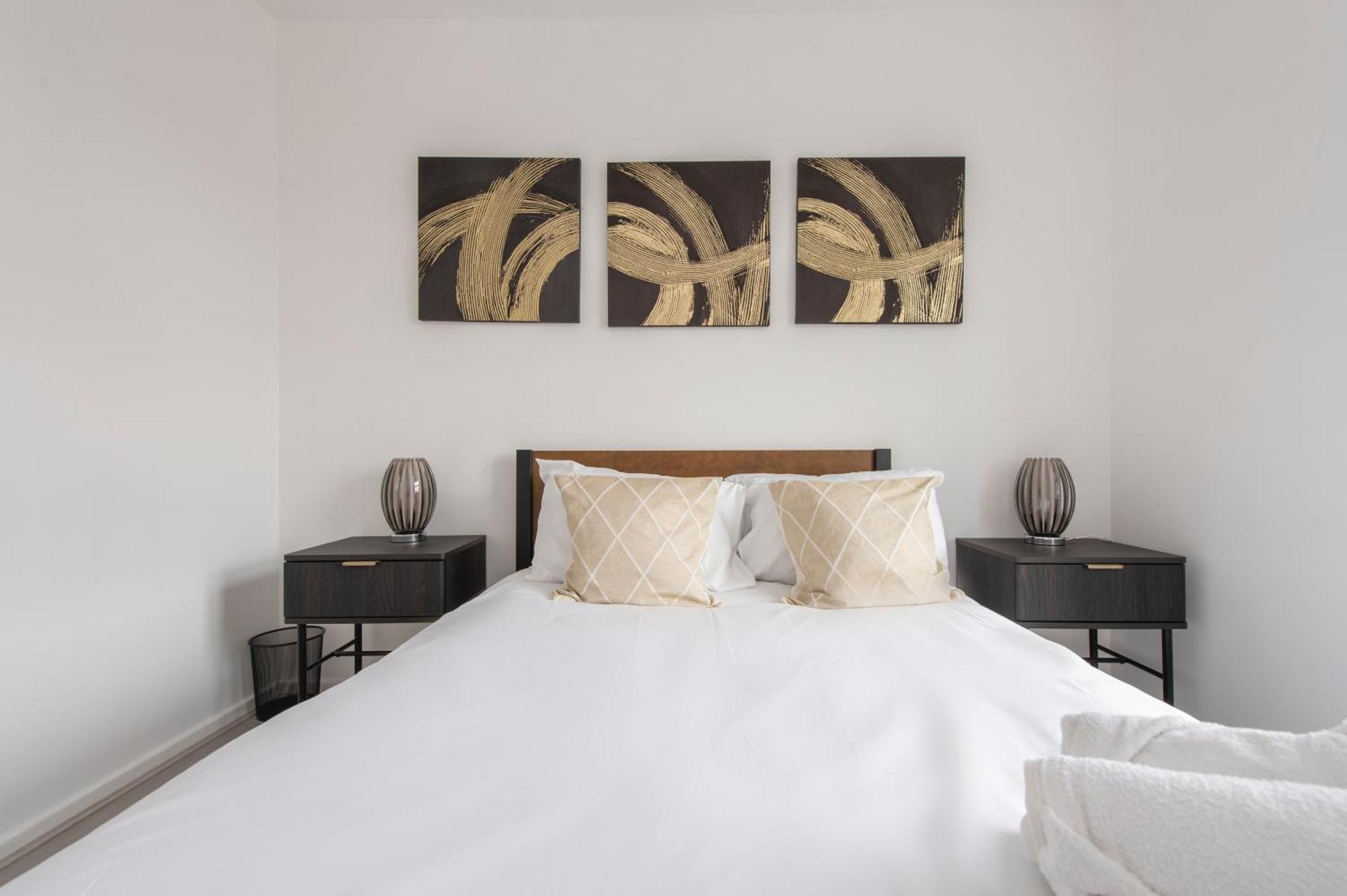 Modern Luxury Apartment By Bow Road Station 런던 외부 사진