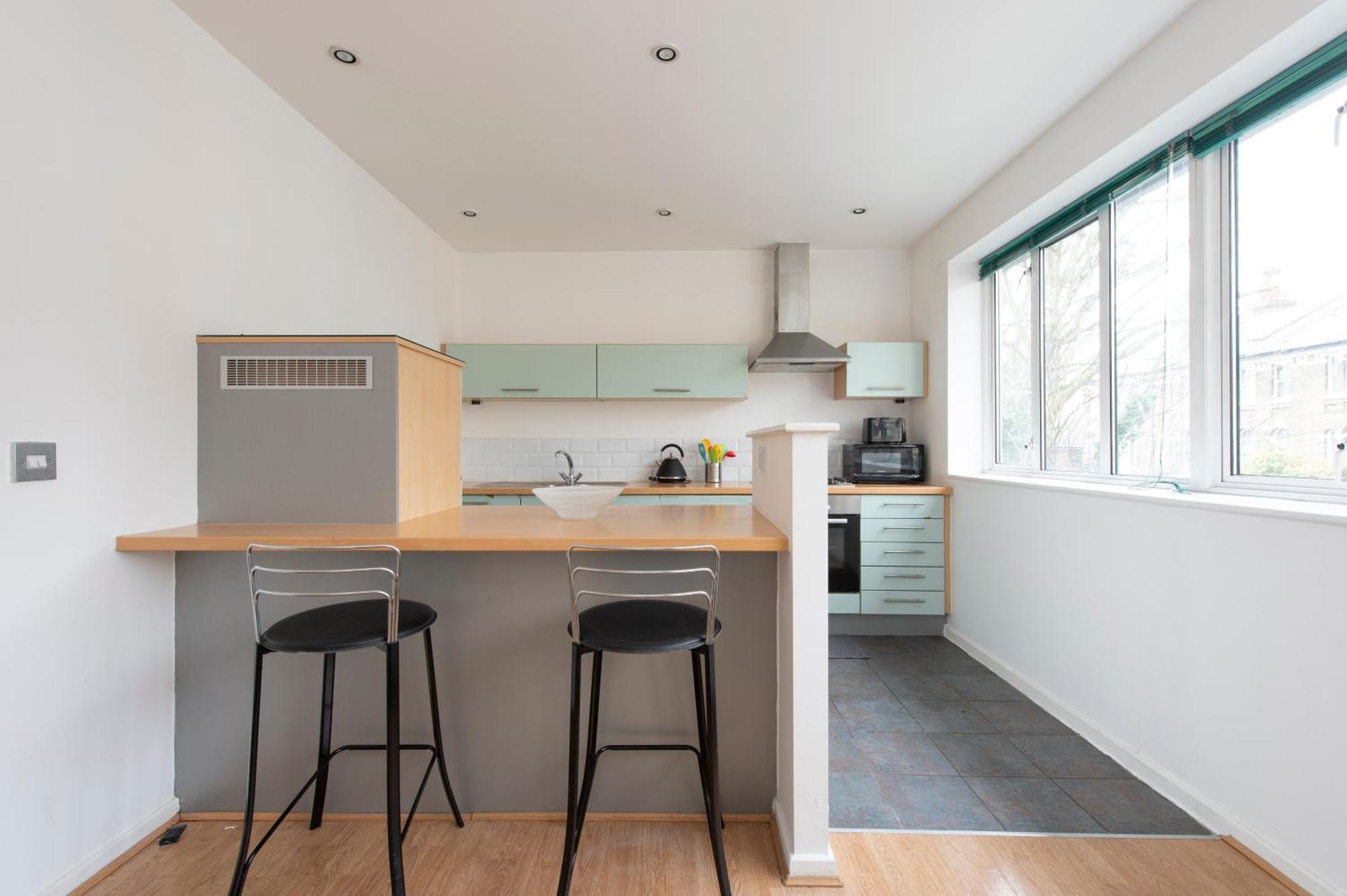 Modern Luxury Apartment By Bow Road Station 런던 외부 사진